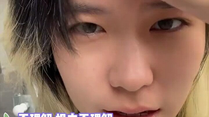 Mèo Mèo: Trên đời này chắc chắn không ai có kiểu tóc giống bạn đâu! #GiảiThưởngBìnhLuậnGiảiTrí #ThúC