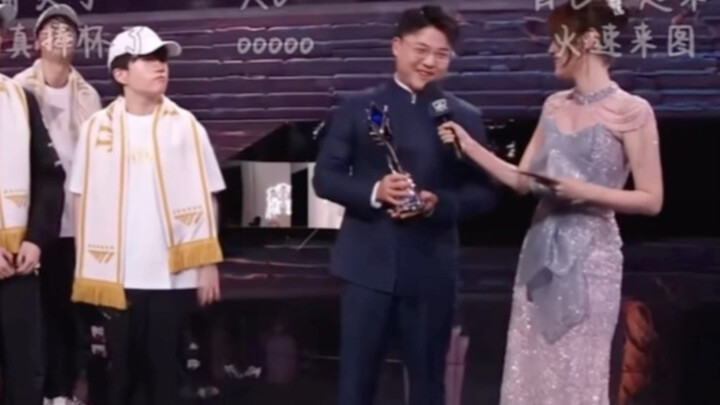 Không phải chỉnh ảnh! Cũng không phải AI! Lần này thì thực sự thành hiện thực rồi! AD số một thế giớ