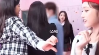 安宥真这招我学☞下次就这么撩单纯的女孩子