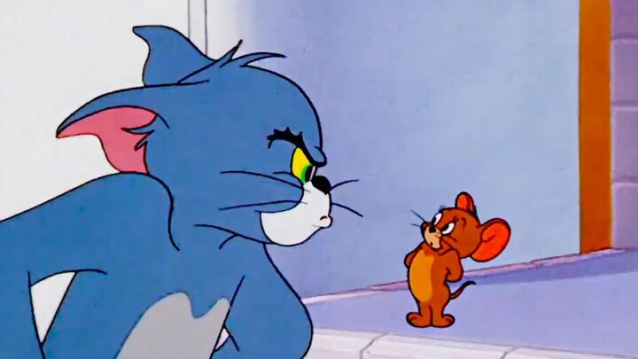 Chú voi con hóa trang thành một chú chuột nặng nửa tấn, khiến Tom sợ hãi bỏ nhà ra đi.