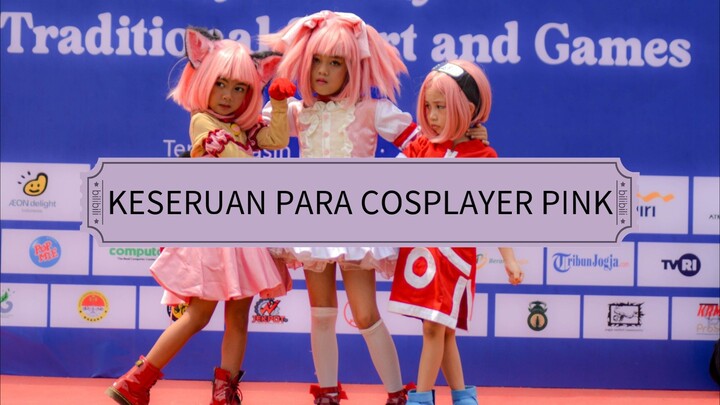 KESERUAN PARA COSPLAYER PINK