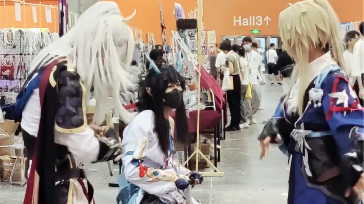 Master-Apprentice Dance Battle Live