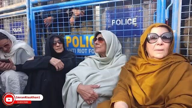 خان کے اگے سب نے گھٹنے ٹیک دیے