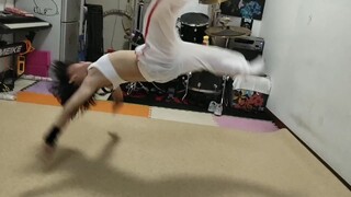 Qi Guoguo, a seven-year-old girl's street dance, has improved her speed. So happy! Teachers, please 