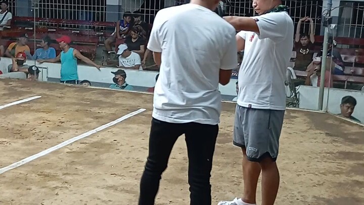 nakiskis pa mananalo nalang.patay na din kalaban