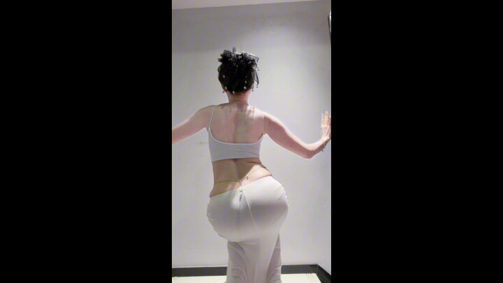 东方舞（肚皮舞）胯部基本功练习，加油！