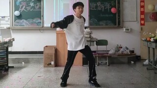 We danced to BTS-Fake Love in the classroom at the New Year’s Eve party. I can dance it a hundred ti