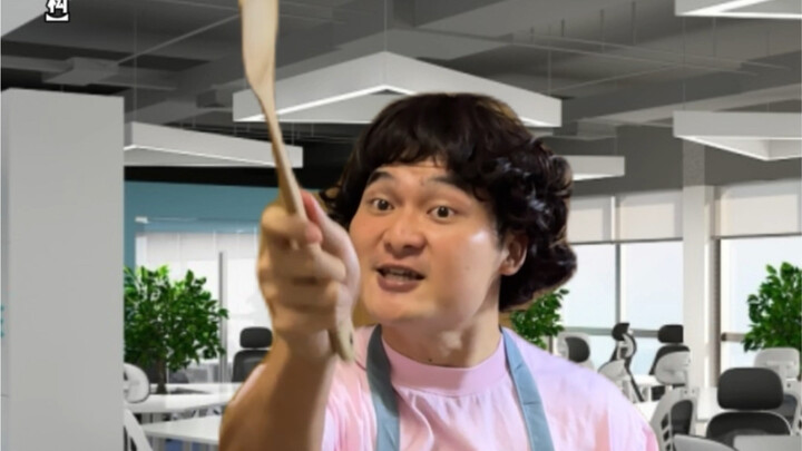 Tôi phát hiện ra! Mẹ tôi mới là người phù hợp nhất để chỉnh đốn nơi công sở!