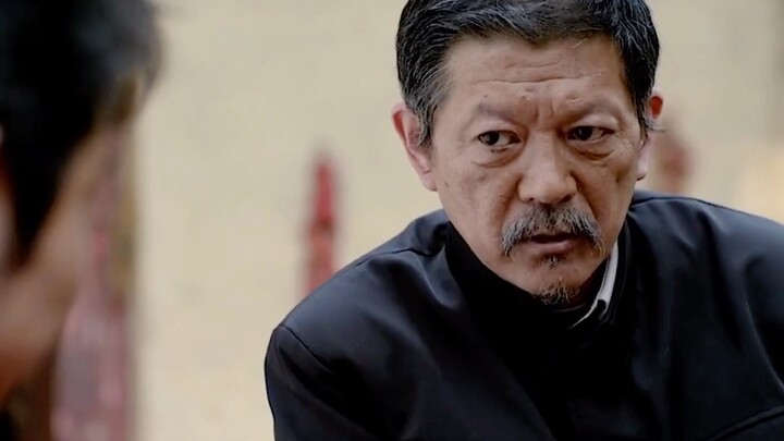 Finale: The grandson is going back to the United States. It can be seen that the grandfather is very