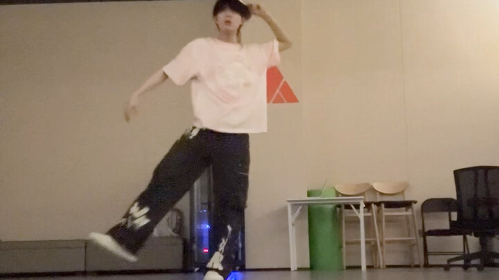【Su Xinhao】Latihan tari sehari-hari pemanasan freestyle (latihan house step) si kue kecil imut dan k