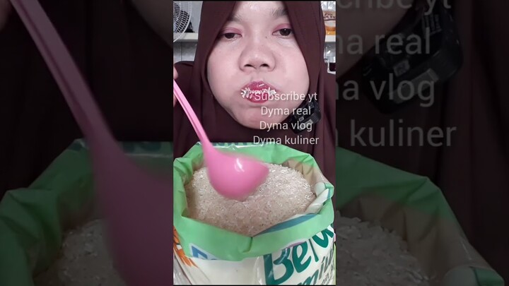 DYMA KULINER 💕ASMR RAW RICE EATING 💕Makan Beras Mentah💕 #shorts #mukbang @dymavlog @Dymakuliner