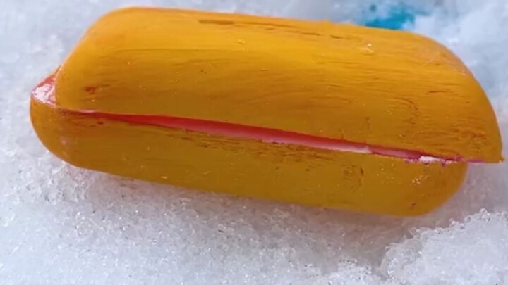 Trò đạp đạp siêu giải tỏa căng thẳng lại quay trở lại! Ở đây, chẳng có cục xà phòng nào thoát được s