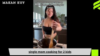 Singel mom masak untuk dua orang anak