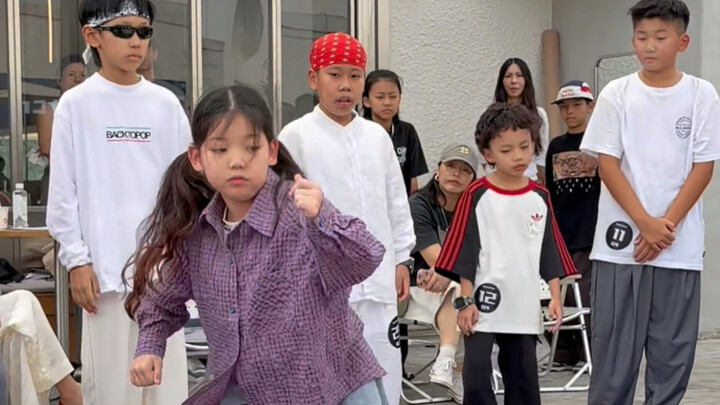 น้องเสวี่ยเอ๋อร์ สาวน้อยน่ารักวัย 8 ขวบ โชว์ popping ในรอบคัดเลือกของการแข่งขัน