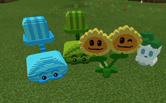 Use Minecraft to rebuild scenes in Plants Vs Zombies!