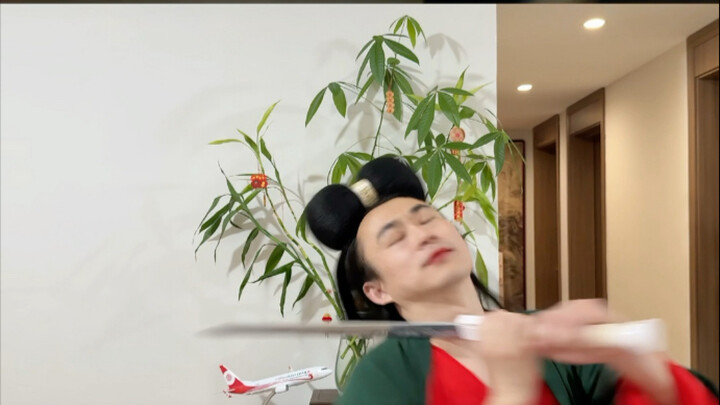 So painful! My Yu Ji! The Overlord is taking you away! Do you like this “bro-in-law” version of Yu J