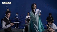 杨紫“瘋”啦!张晚意杨紫海边花絮,咋那么欢乐