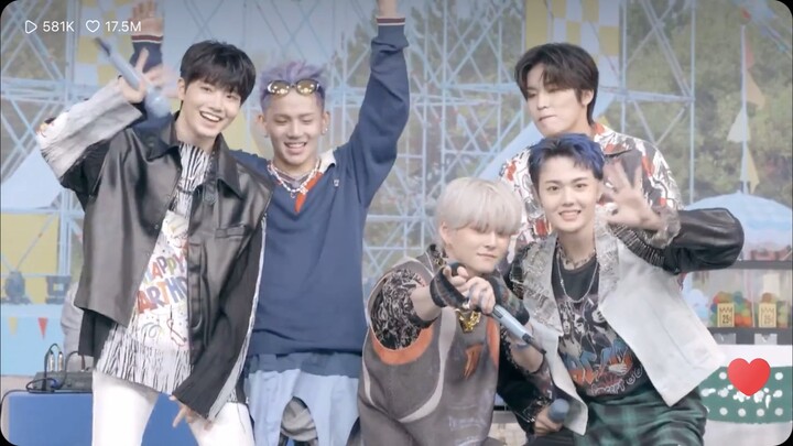 Chuỗi nhảy bài hát mới "HELLO" của TREASURE