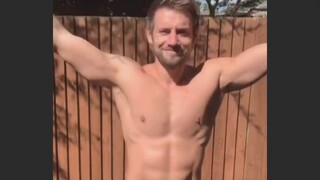 跟着我左手右手一个慢动作！