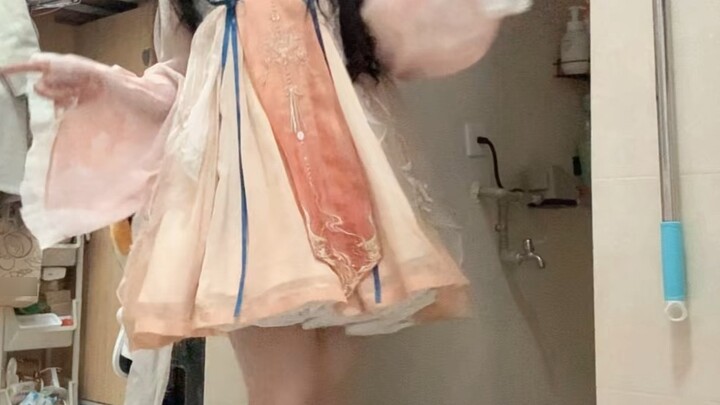 This is why I usually edit my legs. Today I don't have any photo editing.