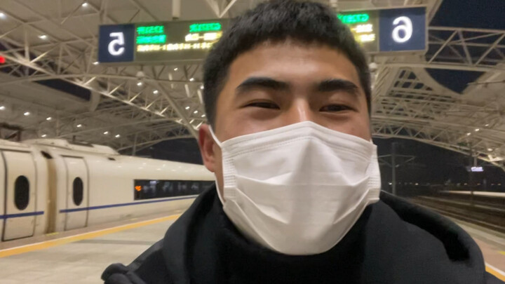 Sống bao lâu nay, lần đầu tiên đi tàu cao tốc! Không dễ chút nào!