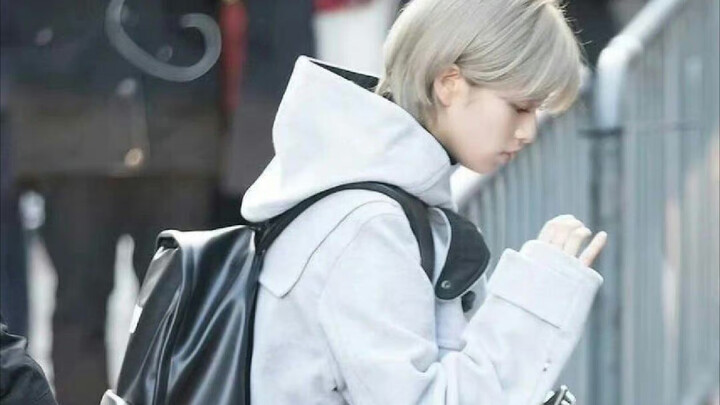 Idola pria yang nggak se-ganteng ini nggak boleh debut! Nggak ada satupun yang bisa kalahkan dia dal