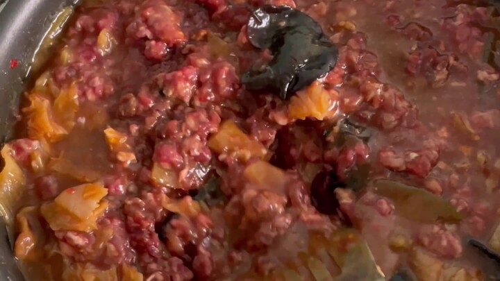 International Student Shows You How to Eat Dan Dan Noodles for 7 Days Without Boring!