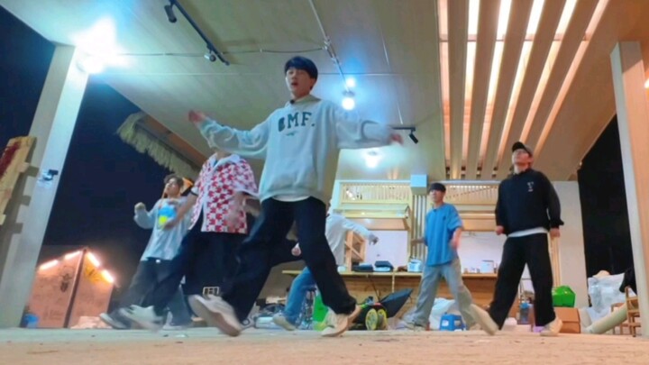 卓沅的舞蹈室要开业了……