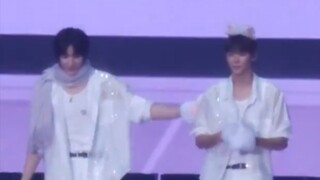 李灿荣 宋银硕Boomboombass挑战 可爱ver.