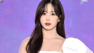 NMIXX吴海媛、KEP1ER金采炫、Weeekly韩智效合作《IU Strawberry moon》舞台！