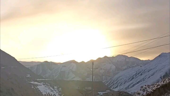 Have you ever seen a meteor at sunrise? Make a wish!