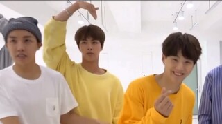 [BTS] Chi Chi cat's soft and cute moments are never boring. Min Yoongi is a genius. Pupu~
