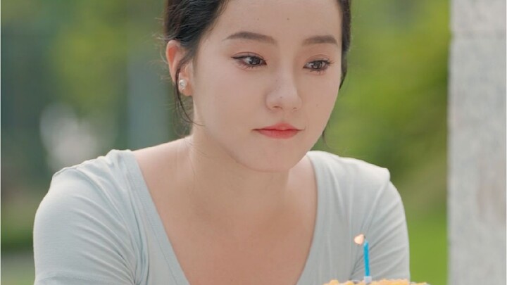 «لم تترك أمي لوالدتي الروحية سوى قليل من المقتنيات، وأنا واحدة منها»