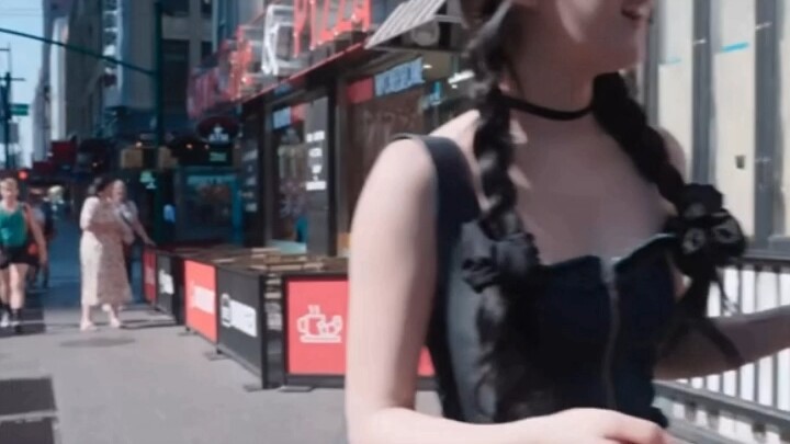 【หนิงอี้จั๋ว】น้องเหมียวตัวเล็กงอแงงอนง้อหน้าร้านไอศกรีมเพราะไม่ได้กินไอศกรีม บ่นพึมพำไม่หยุด