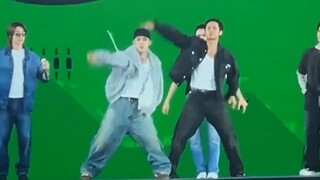 CXM跳pretty woman，成员们是不是已经cha过了都会跳了！珉澈小分队明天回归大爆！