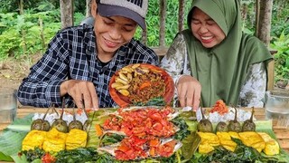 Waw.. Rasanya NIKMAT Banget.. Pepes PEDA Daun PEPAYA, Sambel KEMIRI, Jengkol Goreng, Lalab