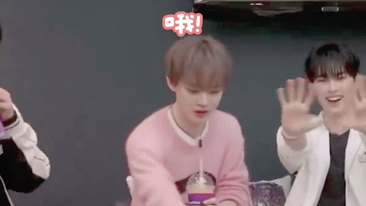 [Zhong Chenle] Why isn’t there a 177? With our shoes on, we’re already 178!!
