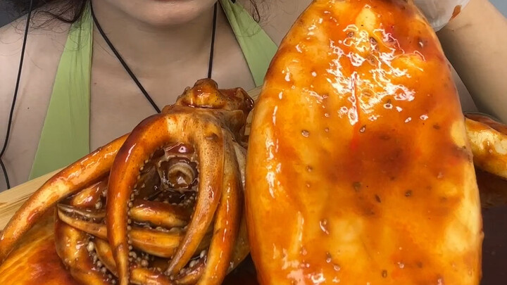 [Jiang Jiang’s Crispy, Thick, Big Squid]