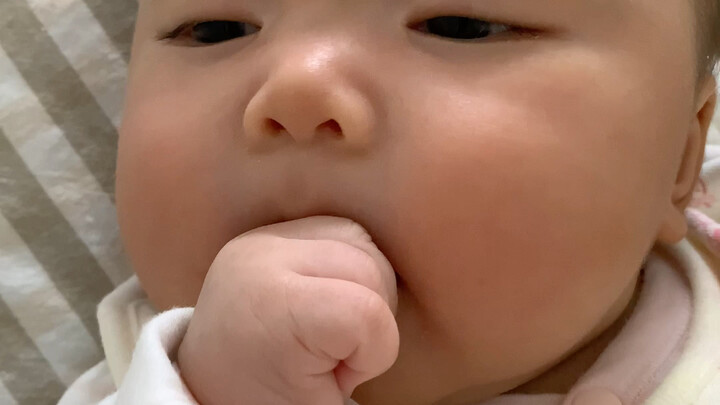 3 เดือน หมกมุ่นกับการกินมือ