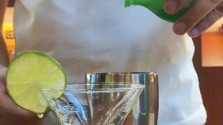 Pha một chén Sáng Thế Xán, uống vào, linh lực bên trong quá tinh khiết, cảm thấy tràn đầy sức mạnh.