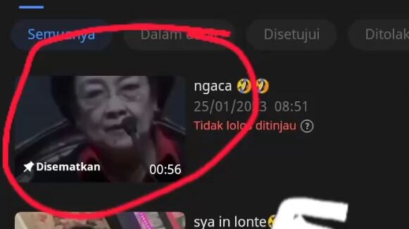 udh mau tembus 50k penonton malah di Ben video ku☹️ itu sangat menyakit kan