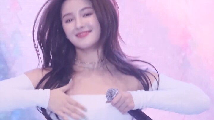 What is "Yushu Posing"? MOMOLAND - I'm So Hot: Nancy Straight Snap 190720