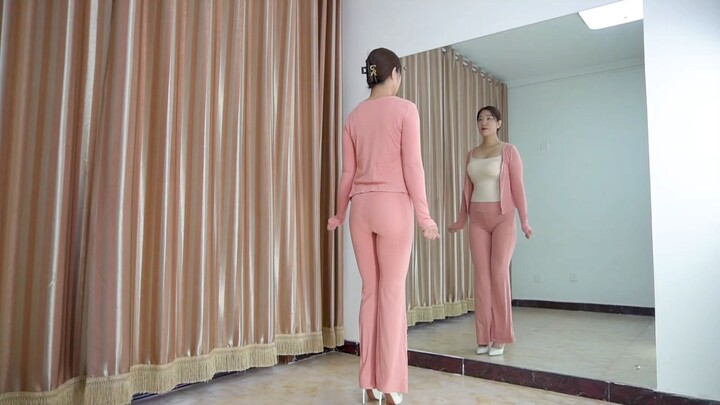 Nhạc xưa kinh điển khiêu vũ quảng trường “Nụ cười đắc ý”