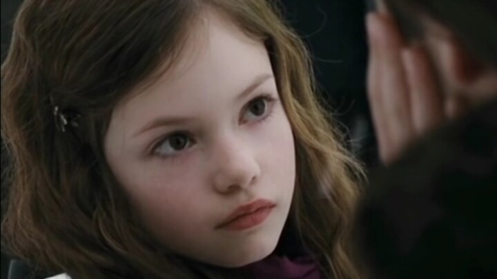 Bella’s daughter is truly breathtakingly beautiful—so much so that many people at the time thought s