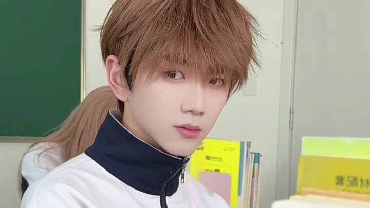 Ingin bersamamu, bahkan hanya untuk bertugas membersihkan kelas...