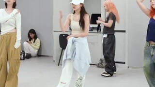 宁艺卓新歌回归舞蹈练习室"Dirty Work" 完整版(含团体镜头)…超酷的谁懂!