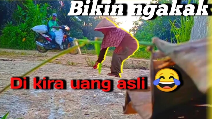 #PrankUang  #PrankDomept PRANK INDONESIA !! Jatuhin Uang Di Jalan