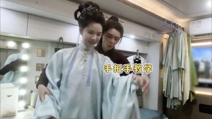 After the hands-on teaching by "Master" Fu Jing, "Dudu" dances very well hahahaha