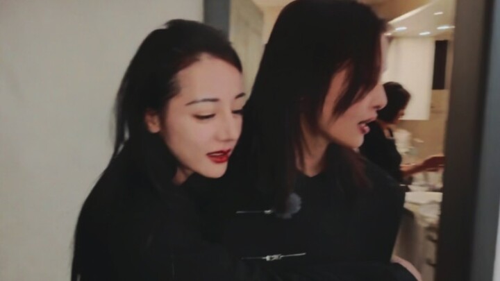 “Dia bukan rival cintaku, dia adalah kekasih yang pernah kulewatkan” 【Xin Zhilei × Dilraba Dilmurat】