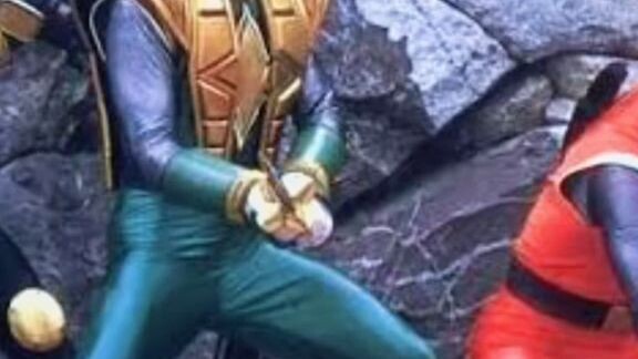 siêu nhân cuồng phong thích long nhong:))))